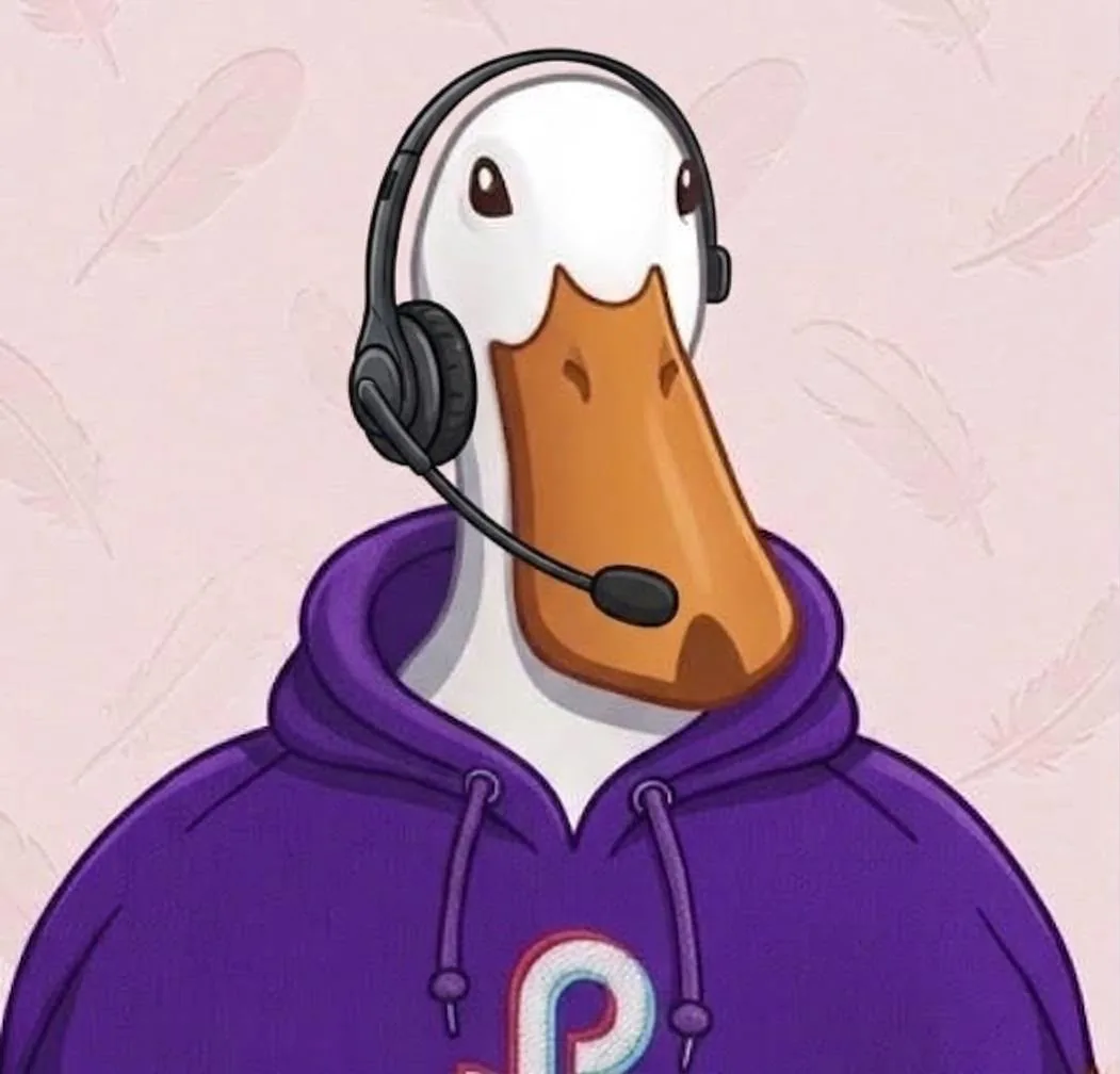 Pato da PATOX LIVE usando fone com microfone, pronto para atender